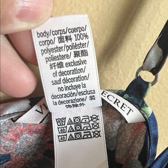 Victoria’s Secret Women’s Size Large Navy & Pink Floral Print Silky Sleep Tank - Picture 4 of 6